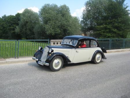 Razstava starodobnih vozil in vožnja po občini